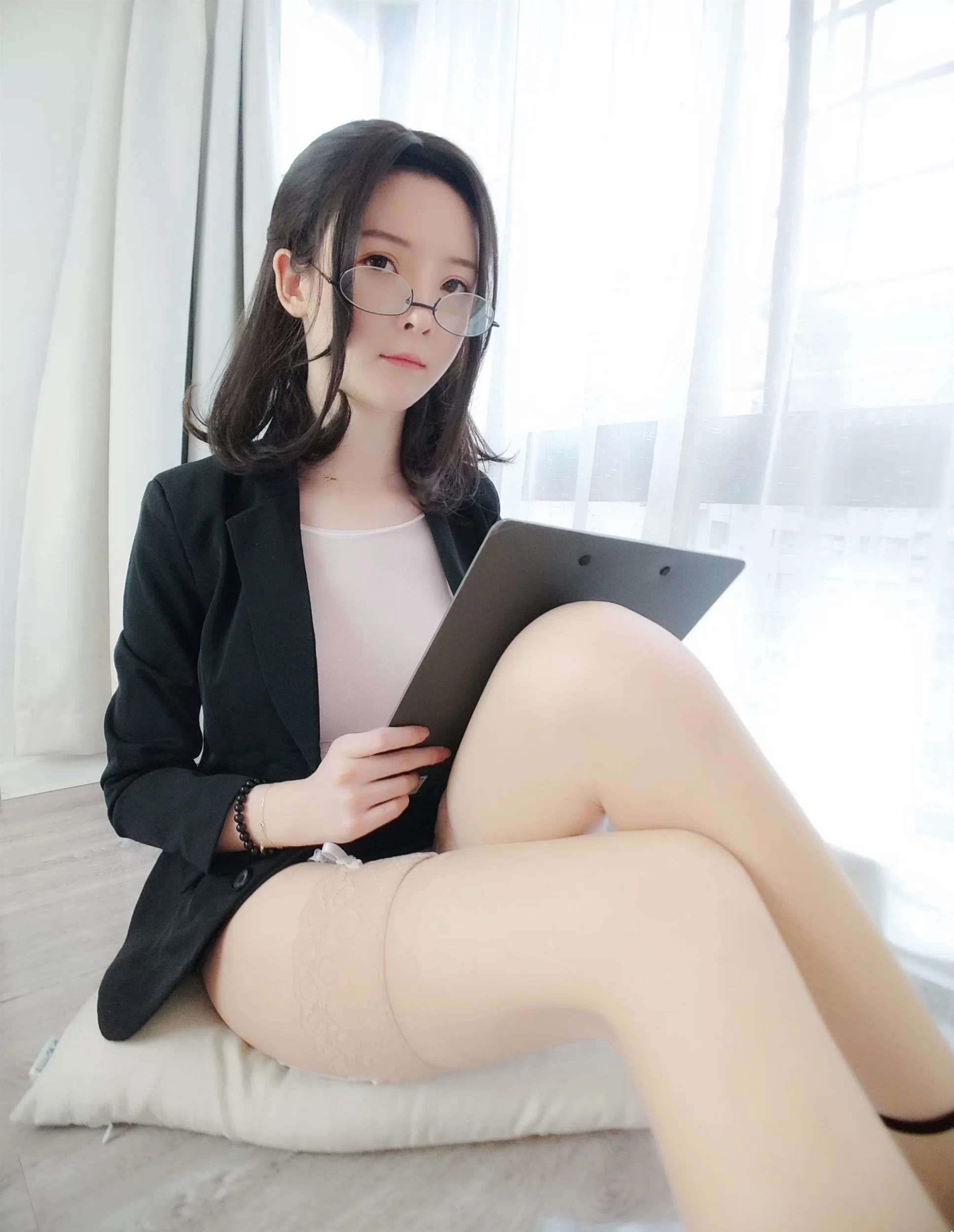 一小央泽 – 家教老师 [80P-28.06 MB]