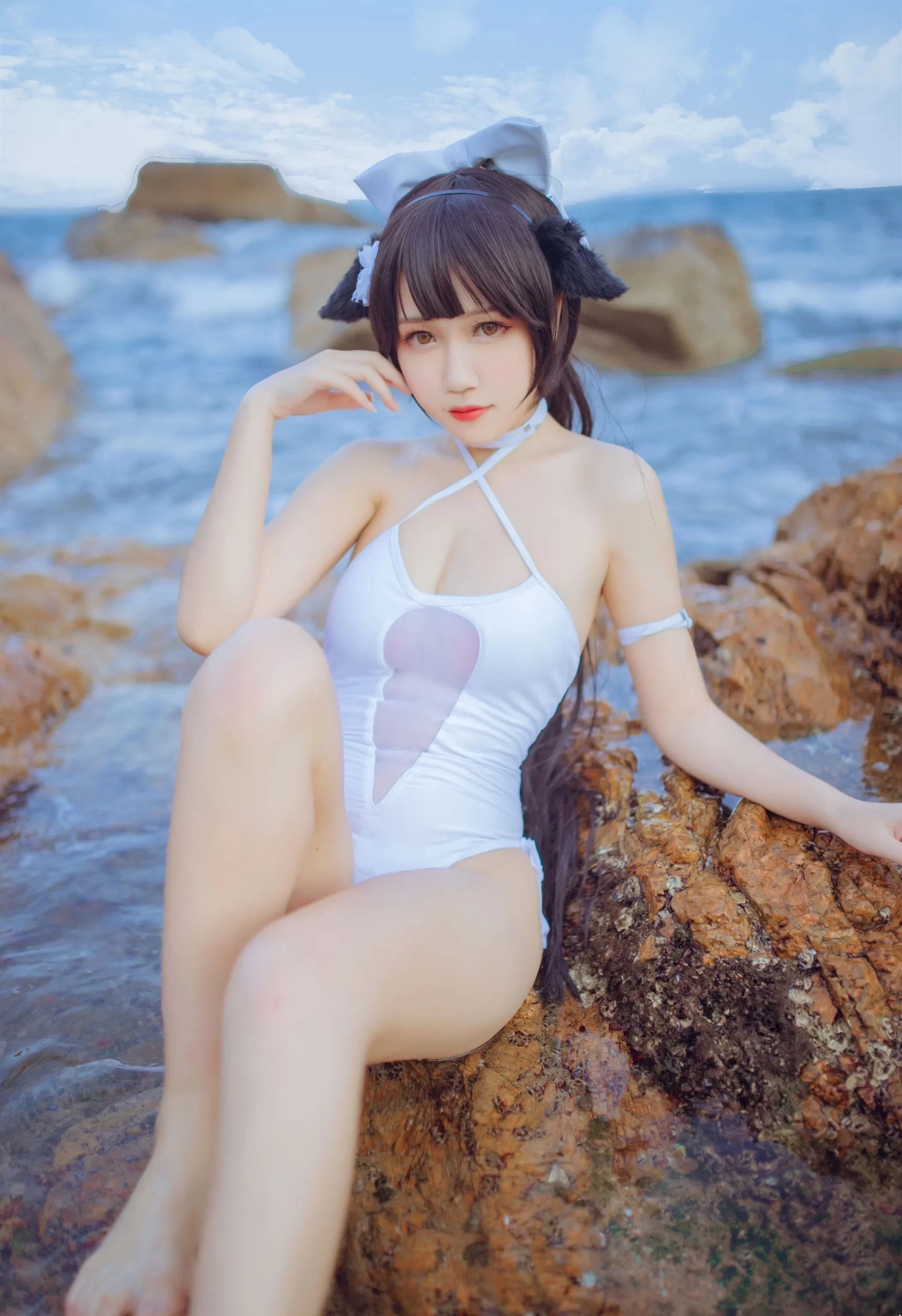 抖娘-利世 – 獒犬海边泳装 [41P-15.57 MB]