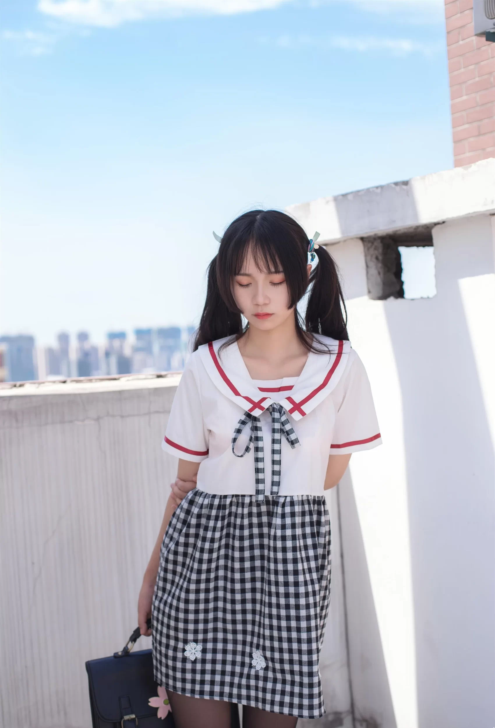 [轻兰映画] SPL.007 黑丝学妹的性感 [90P-38.54 MB]