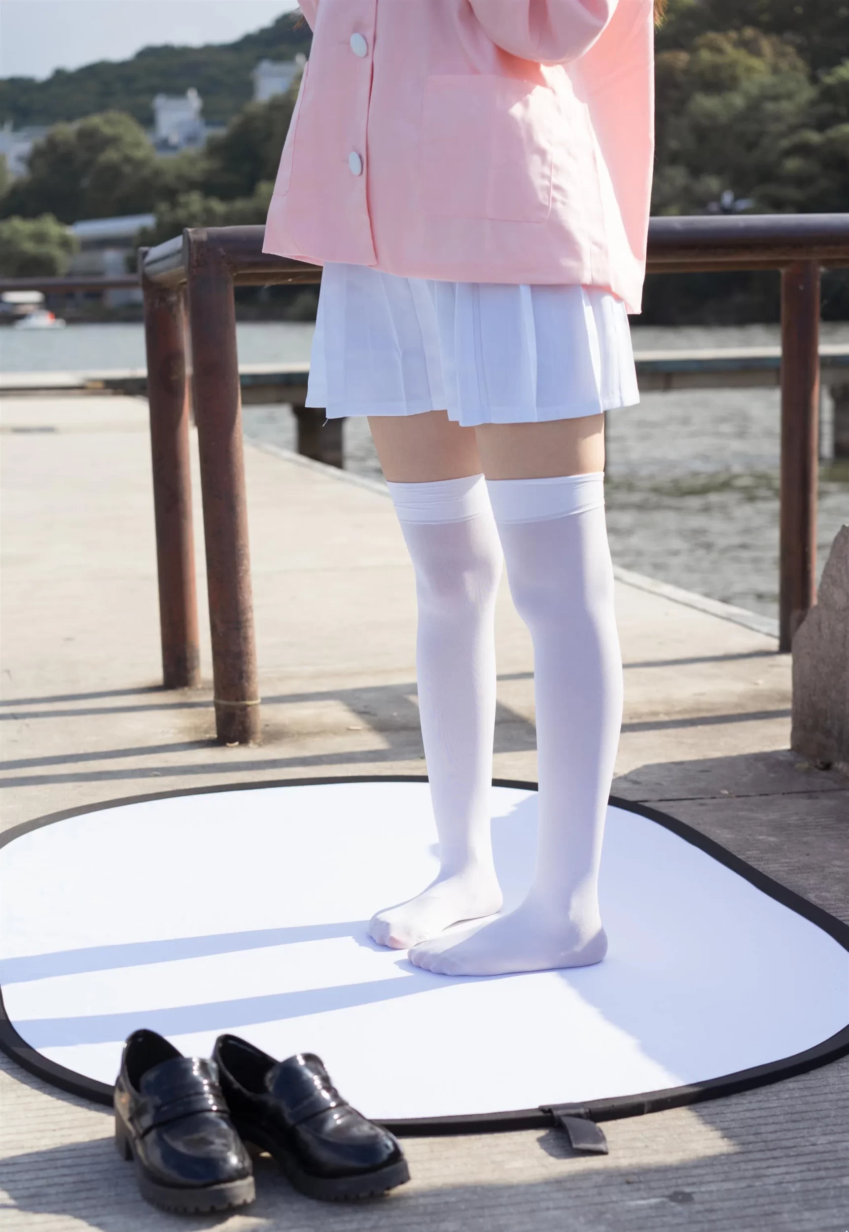 喵写真 VOL.010 江边的马尾妹 [66P-23.95 MB]