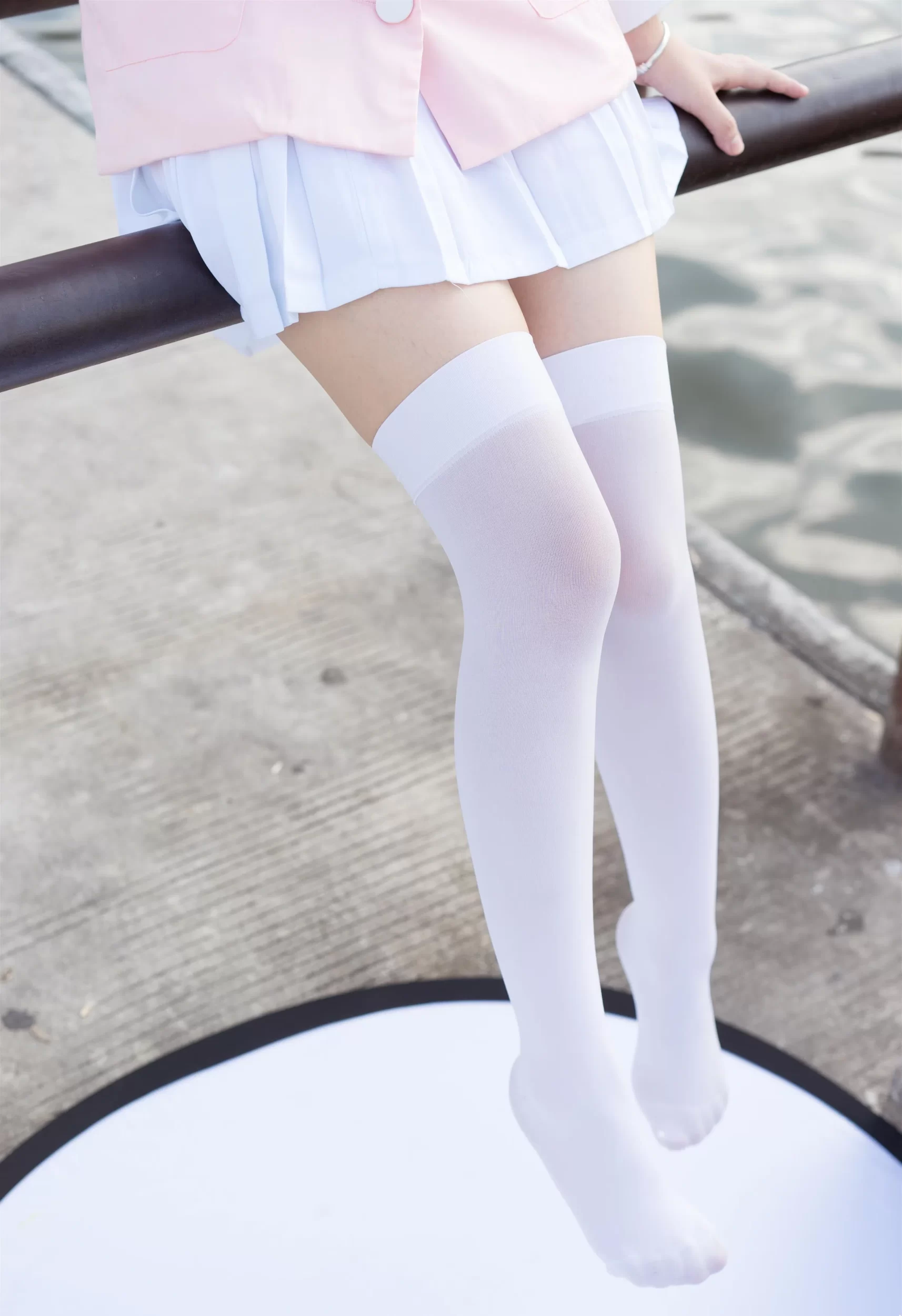 喵写真 VOL.010 江边的马尾妹 [66P-23.95 MB]