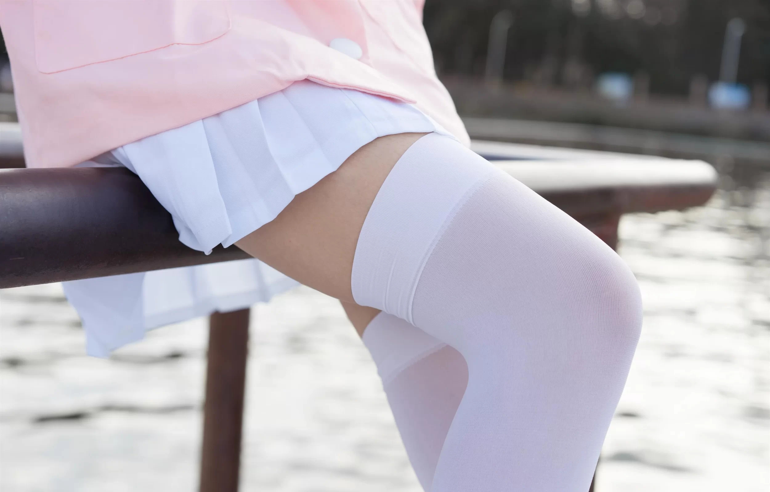 喵写真 VOL.010 江边的马尾妹 [66P-23.95 MB]