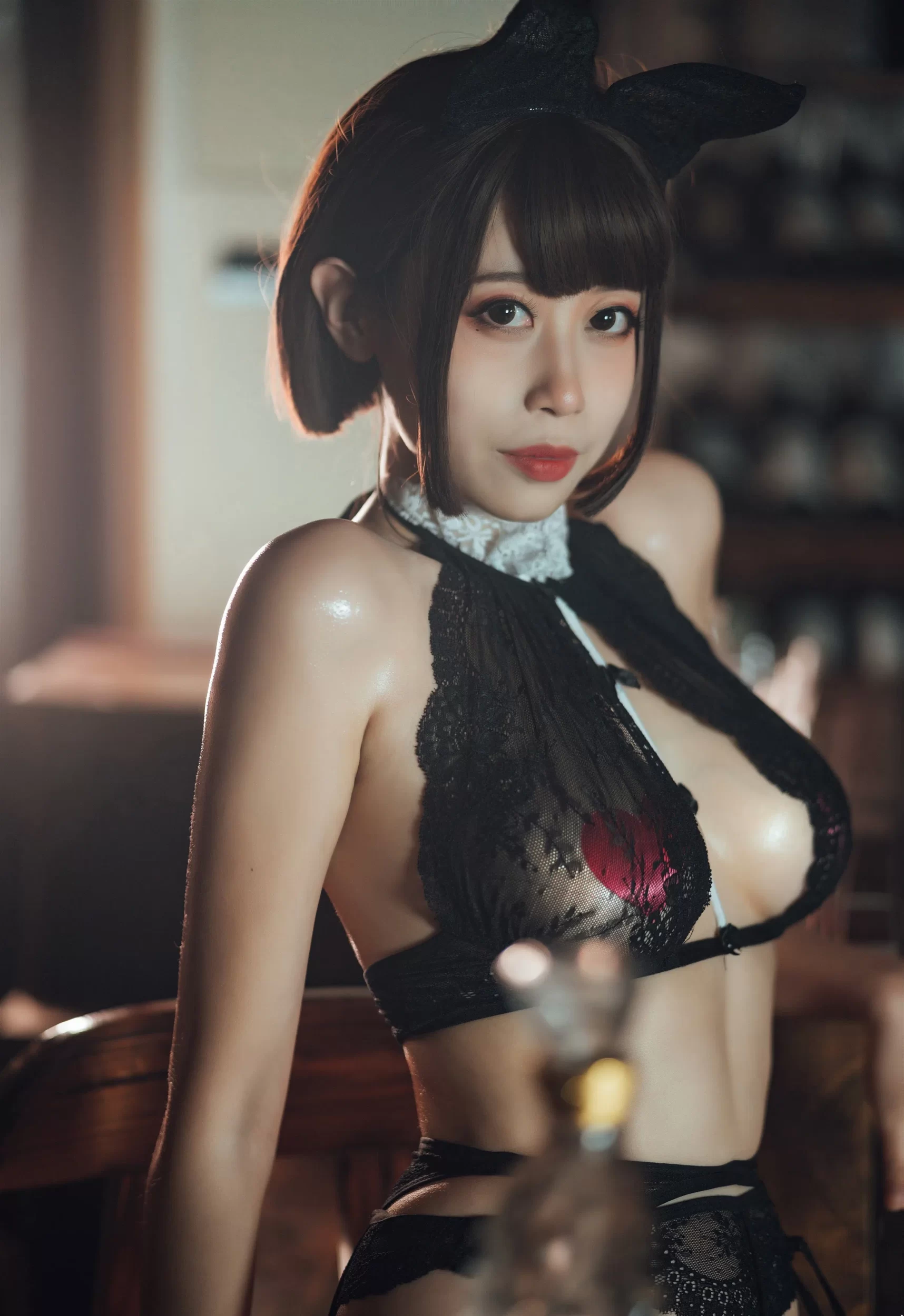 奈汐酱Nice – 酒吧老板娘 [18P-11.27 MB]
