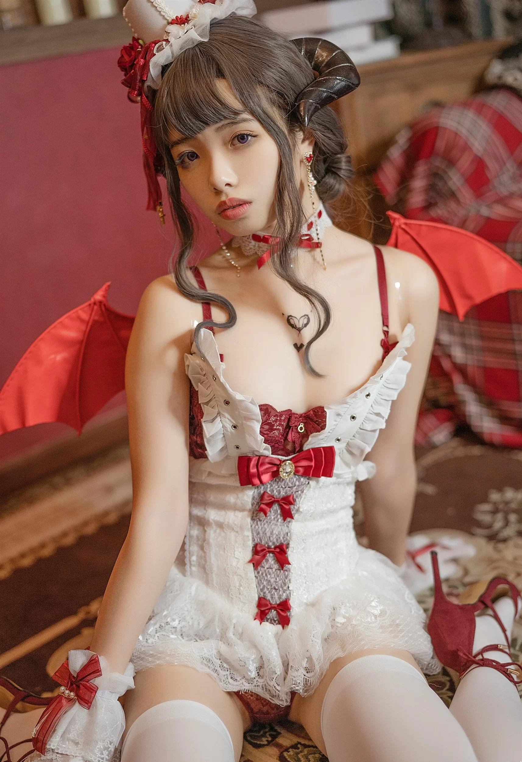 雯妹 NO.018 魅魔本 Elegant devil [35P-34.29 MB]