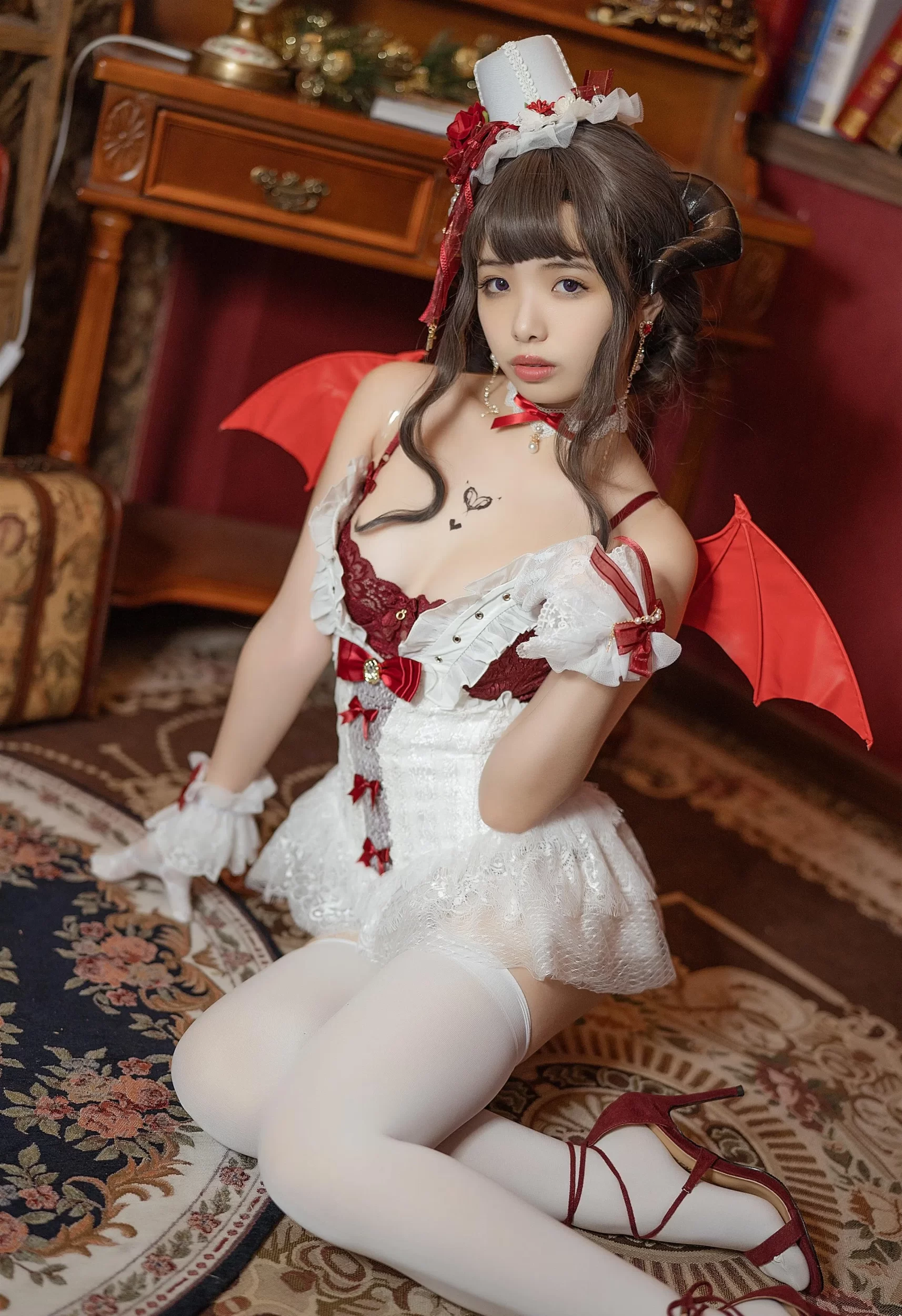 雯妹 NO.018 魅魔本 Elegant devil [35P-34.29 MB]