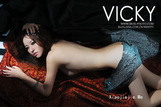 vicky杂志风 清纯美女性感照 [7P-472.55 KB]