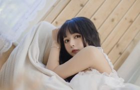 黑猫猫OvO – 客厅 [16P-5.78 MB]